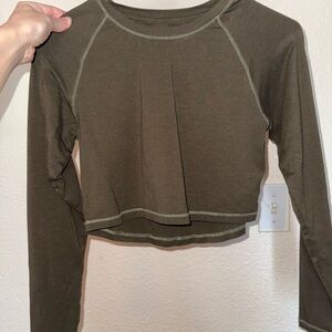 Alphalete long sleeve crop